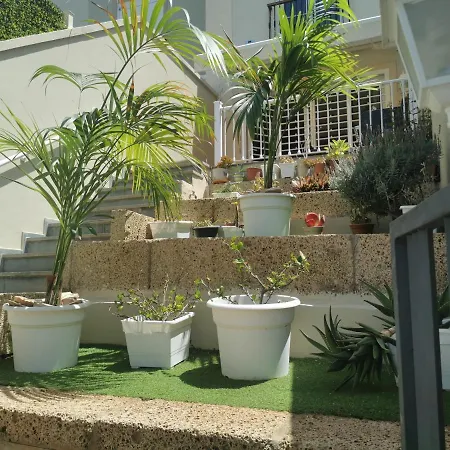 Relax And Enjoy In Tenerife Sud! Casa vacanze