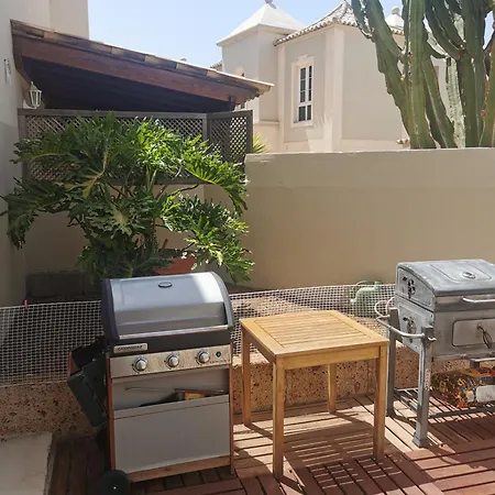 Relax And Enjoy In Tenerife Sud! Casa vacanze